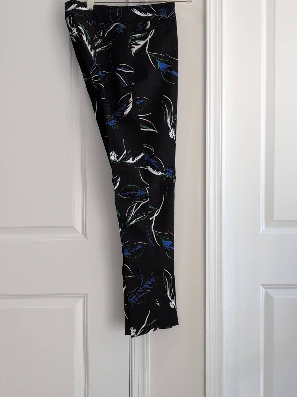 NWOT Chicos Brigitte Easy Bloom Tall So Slimming Ankle Pants